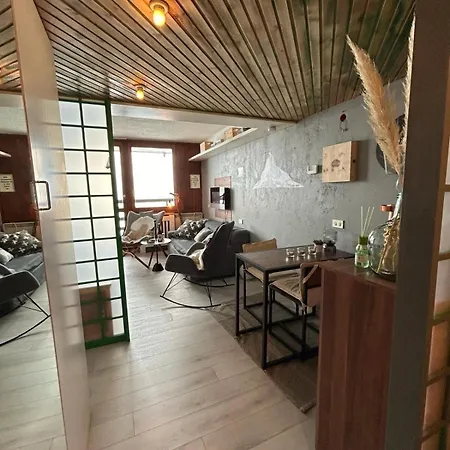 Cosy Ski-in Ski-out With Matterhorn Views Apartment *