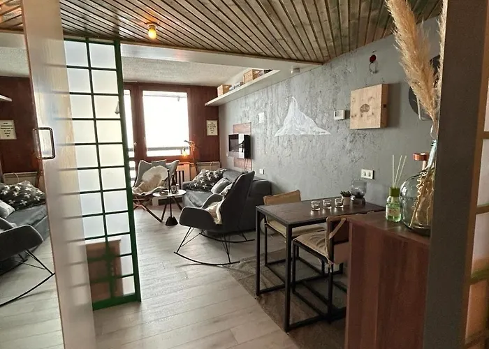 Cosy Ski-in Ski-out With Matterhorn Views Appartamento *